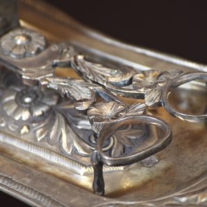 Pormenor de tesoura de morrões com bandeja. Século XIX.