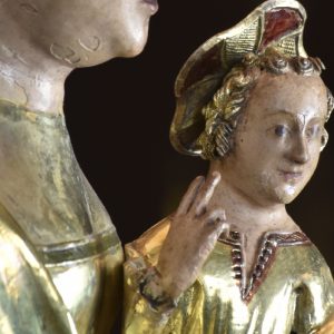 Jesus ao colo da Virgem. Pormenor da escultura em prata dourada e esmalte. Século XIV.