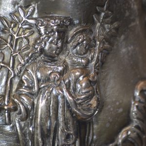 Pormenor de tinteiro em prata. Século XVI.