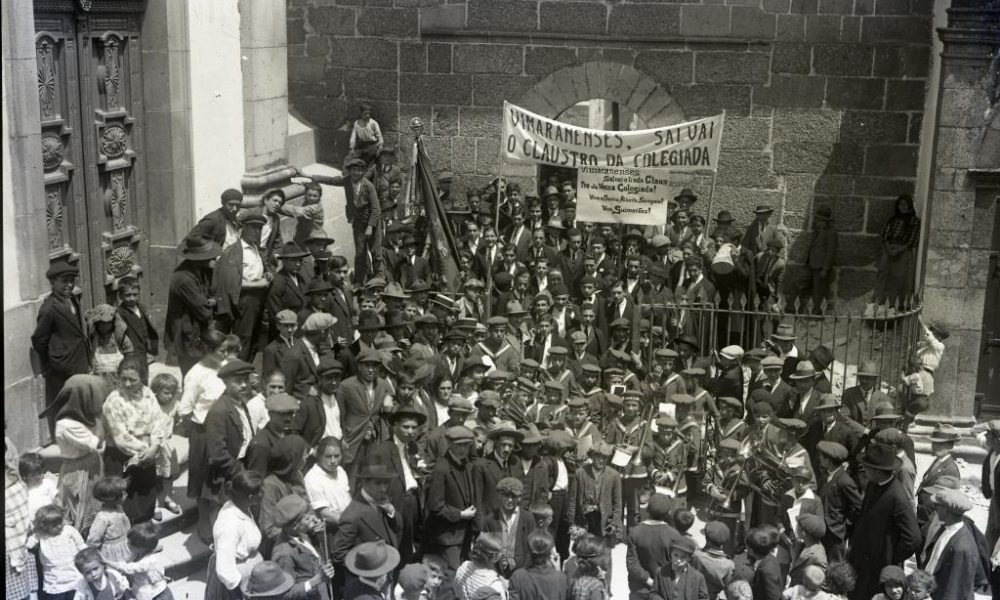 Old photo of public demonstration in favor of restoring the cloister History of the Museum